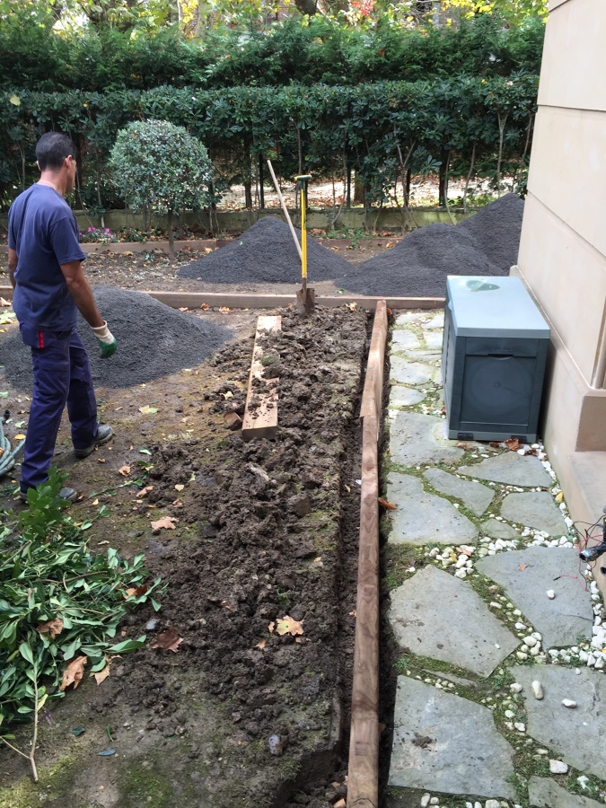 Traviesas para que el césped muera siempre sobre plano