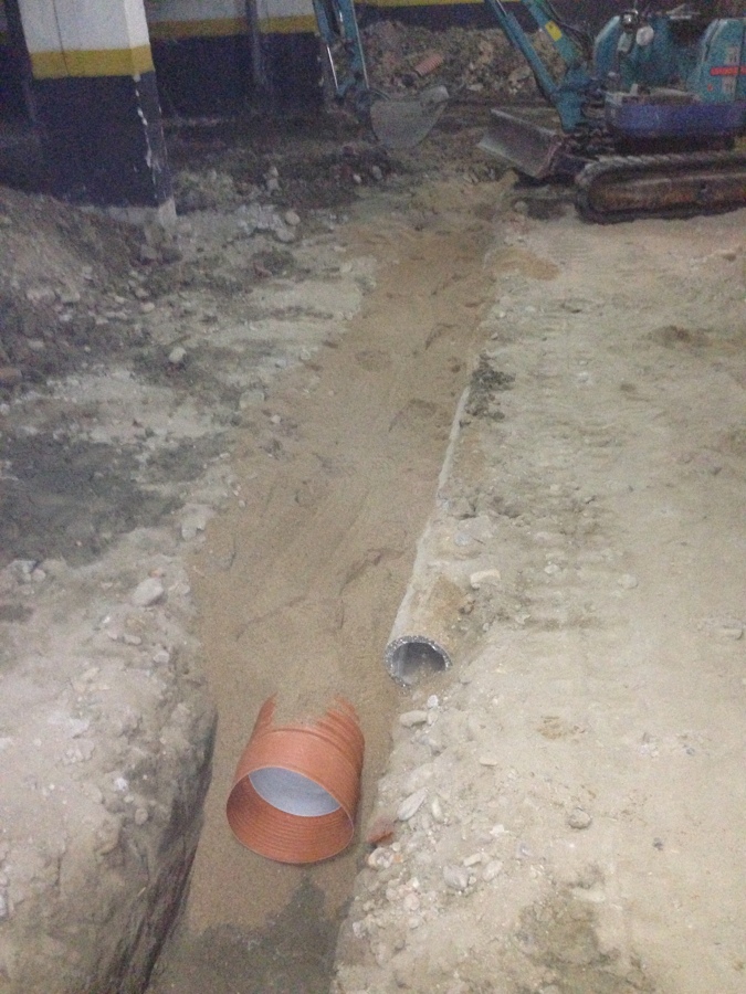 Tubo más relleno de arena de río