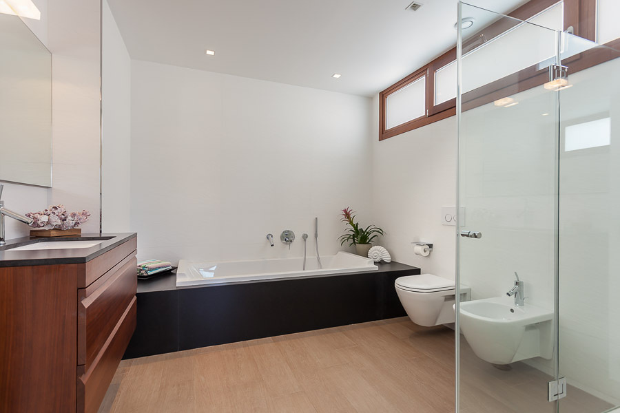 Un baño minimalista