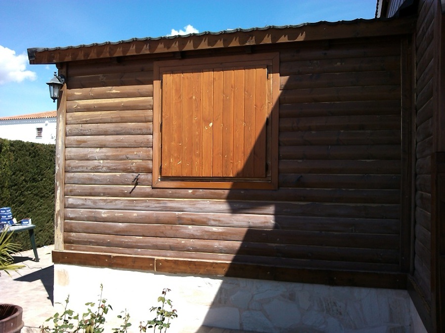 Una de las fachadas antes del mantenimiento