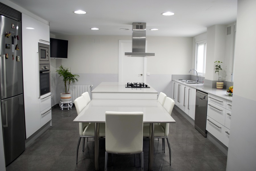 Una isla en la cocina.