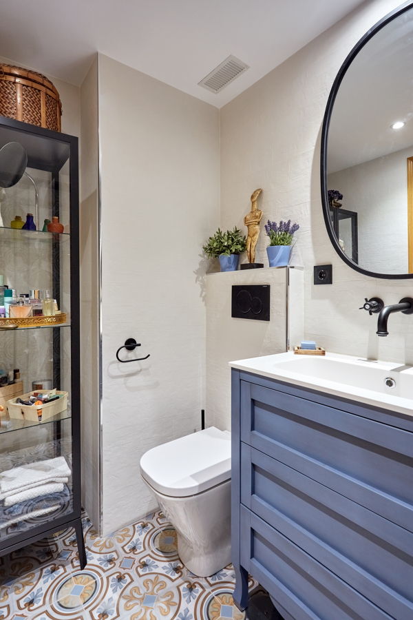 Una Vivienda: Dos Baños Diferentes