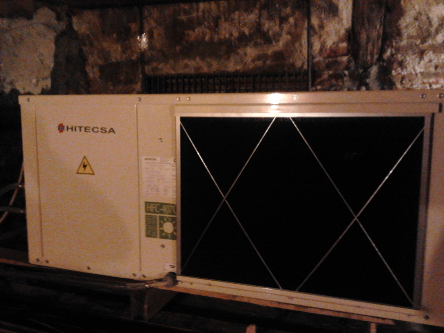 UNIDAD DE AIRE ACONDICIONADO COMPACTA