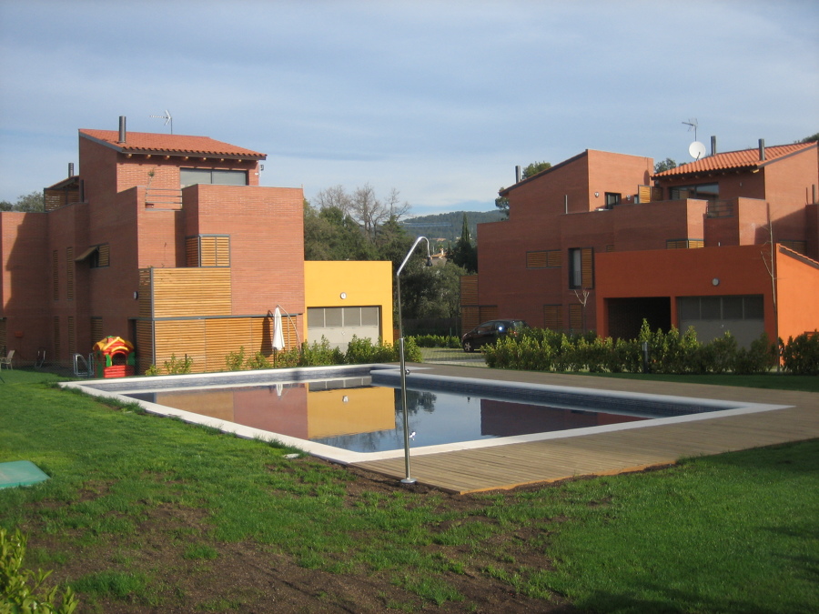 Urbanización Can Mas en l´Atmella del Vallés, 24 casas