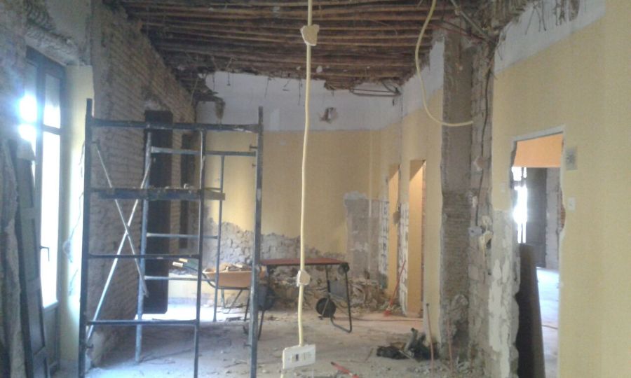 Vaciado de escombros.