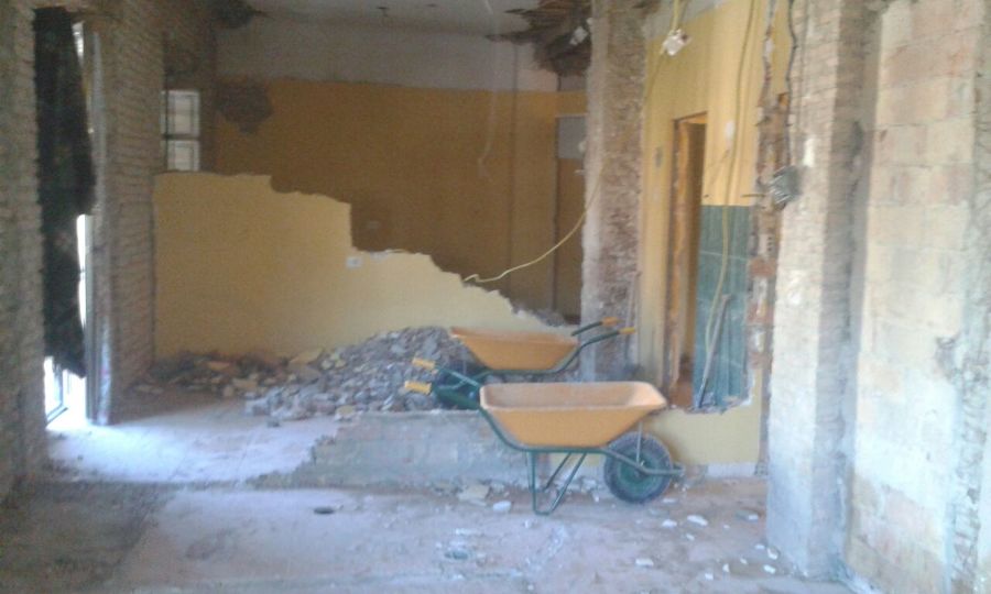 Vaciado de escombros.