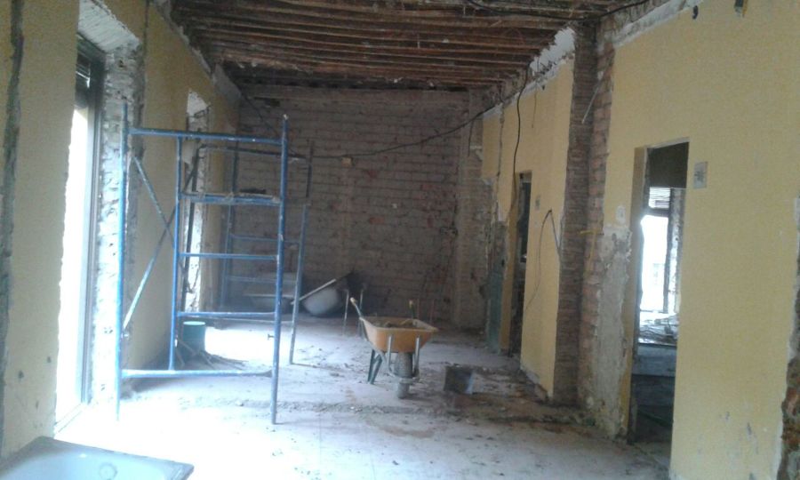 Vaciado de escombros.