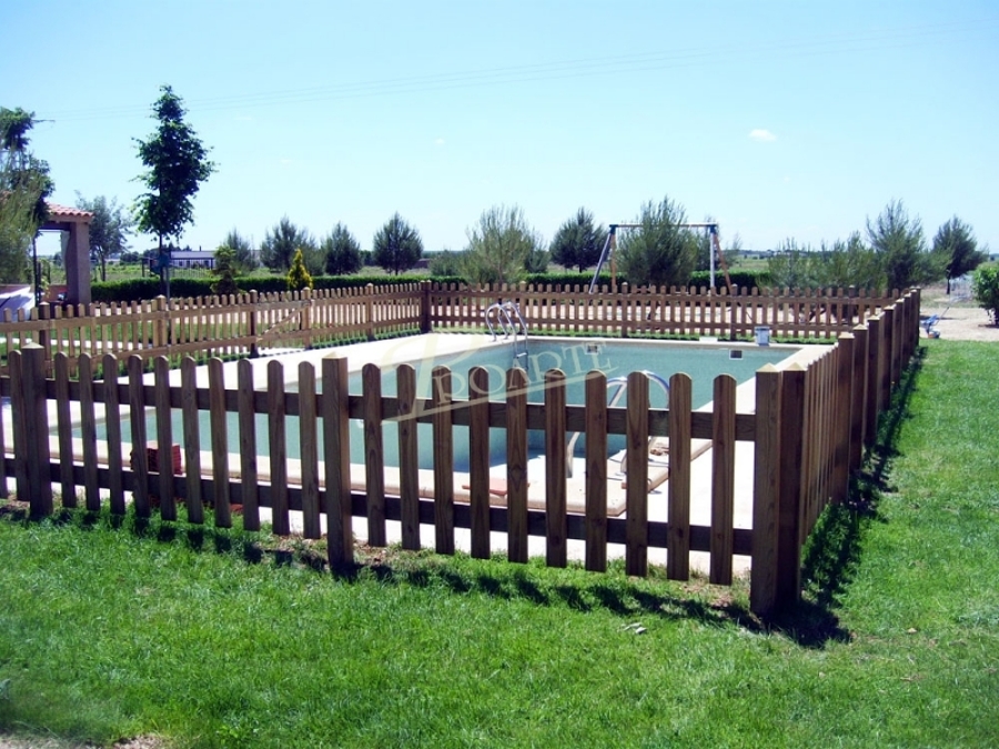 VALLA MADERA PISCINA
