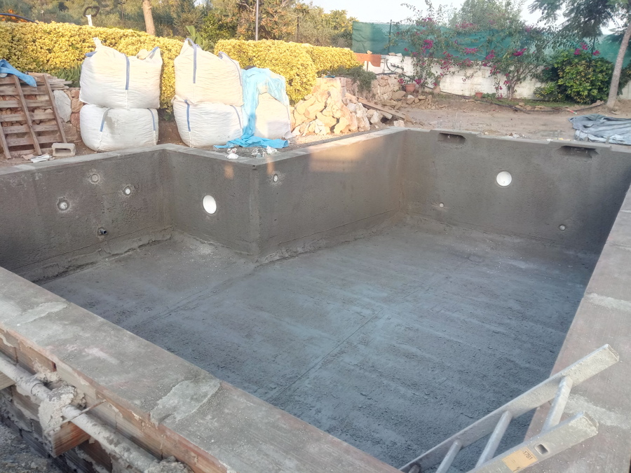 Vaso gunitado con H-400 con fibra de vidrio.