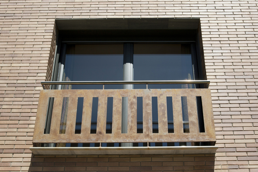 Ventana balconera corredera fachada