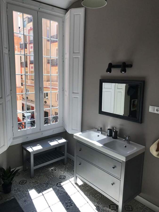 Ventana de baño