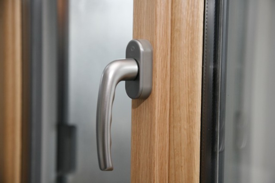 Ventana de madera interior y aluminio exterior