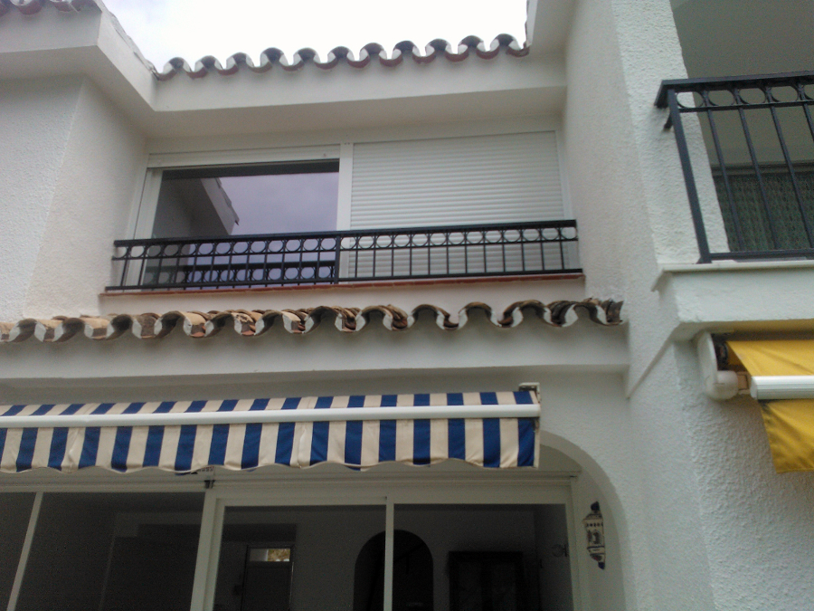 VENTANA DORMITORIO PARTE TRASERA