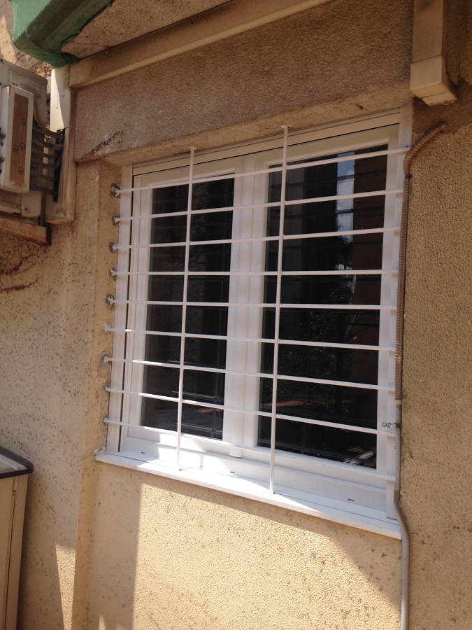 Ventana salón // FInestra saló