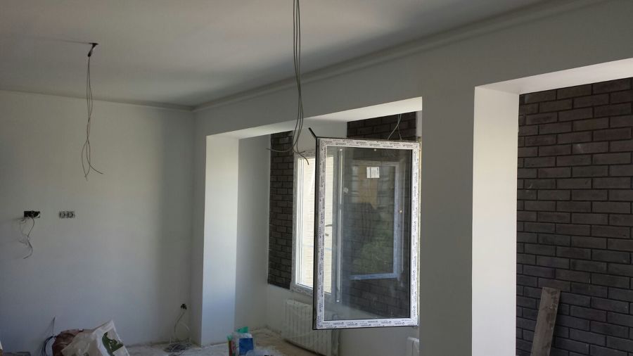 Ventana,techo de pladur y alisado de paredes 