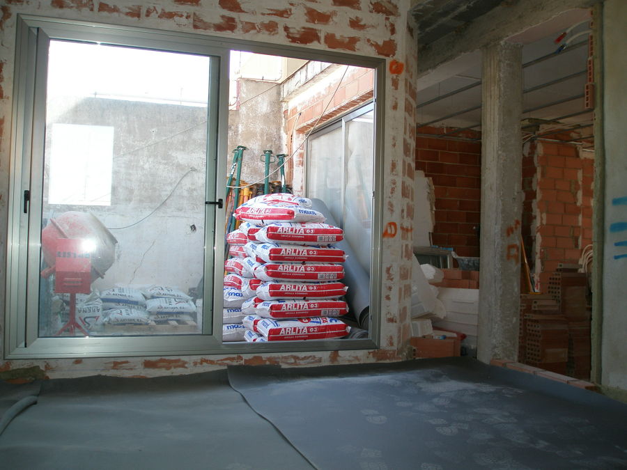 ventanal del dormitorio principal y de comedor 