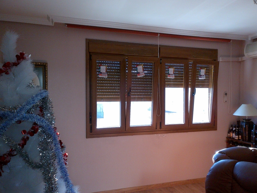 Ventanal en salón con dos módulos independientes