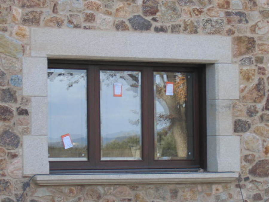 ventanas con piedra a medida