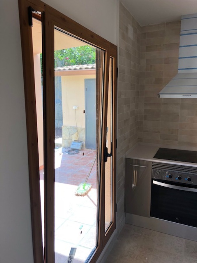 VENTANAS Y PUERTAS DE EXTERIOR DE ALUMINIO.