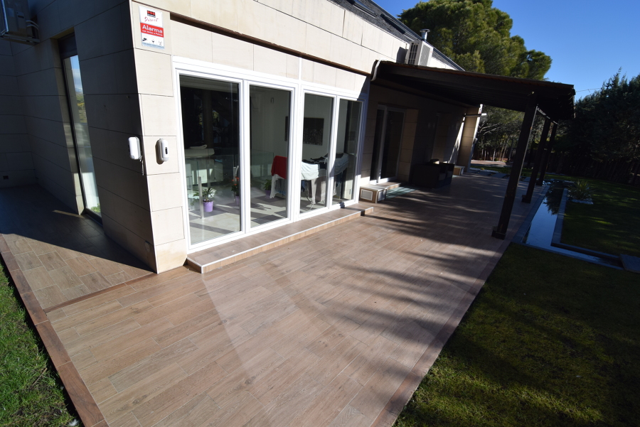 Ventanas y Carpinterías. Porche trasero