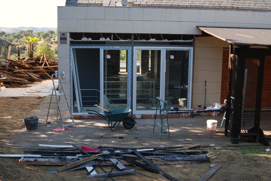 Ventanas y Carpinterías. Porche trasero