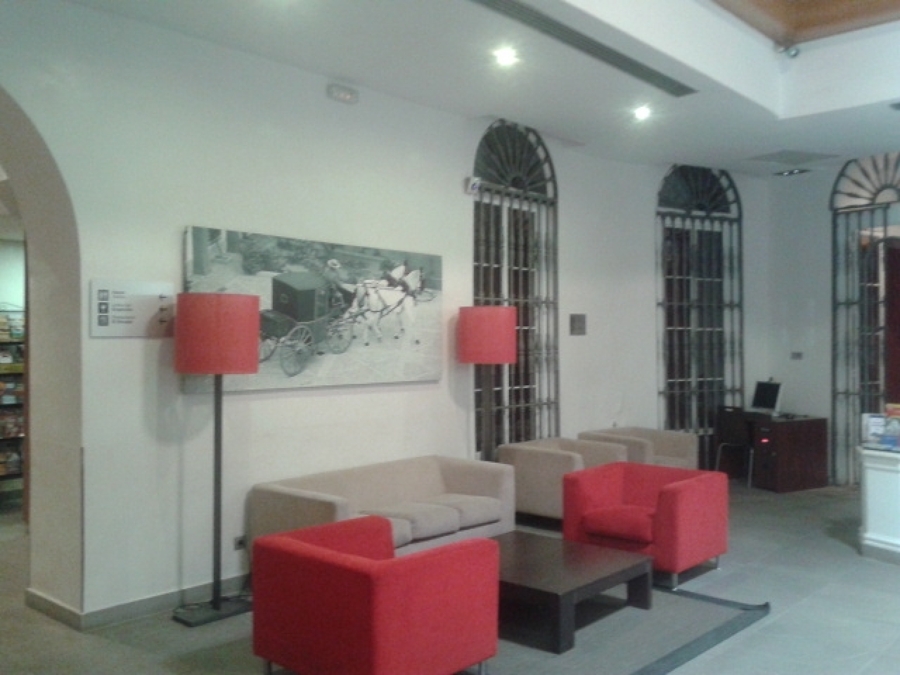 Vestíbulo de Recepción - Zona de Espera