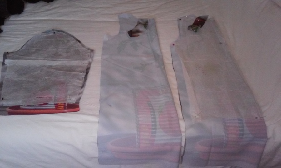 Vestido cortado ya en sus patrones