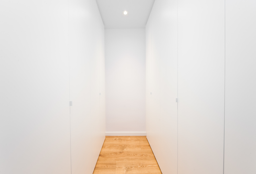 Vestidor con armarios en paralelo