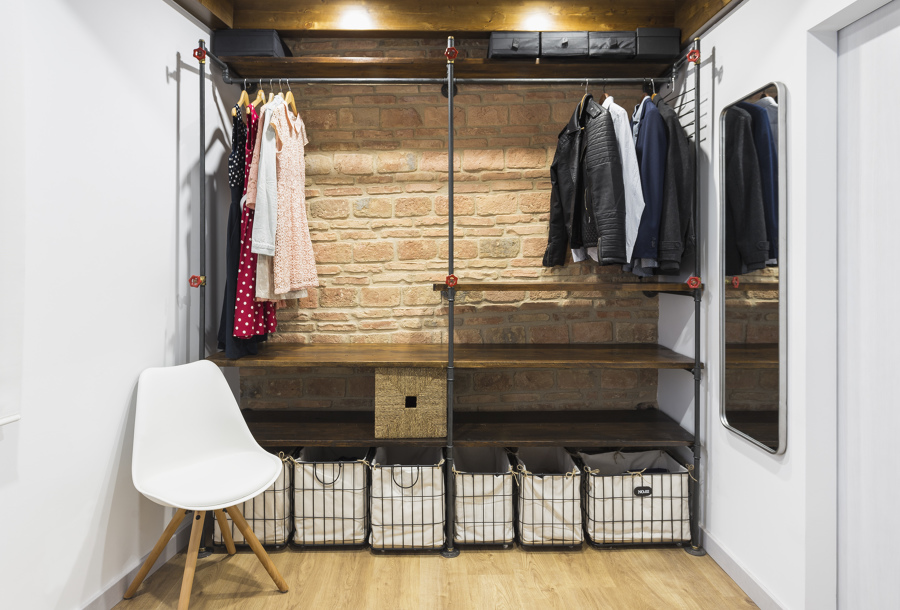 Vestidor de estilo industrial