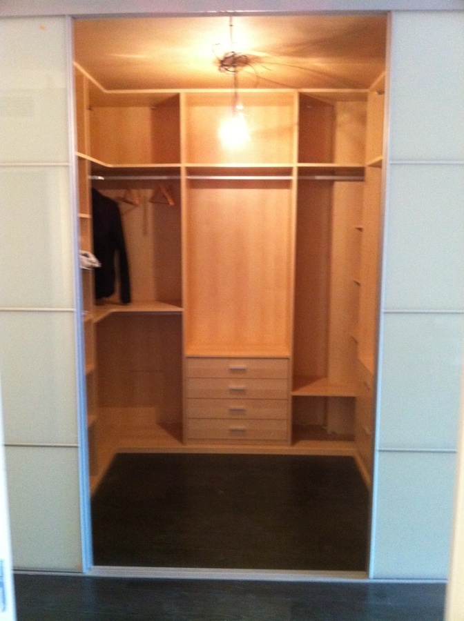 Vestidor en maple