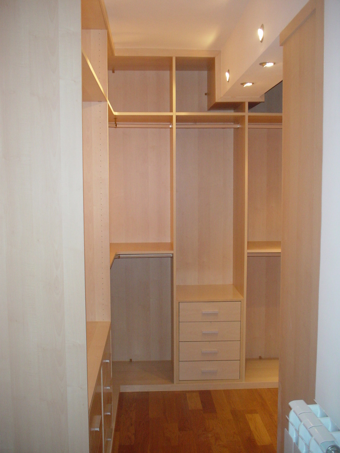 Vestidor en maple