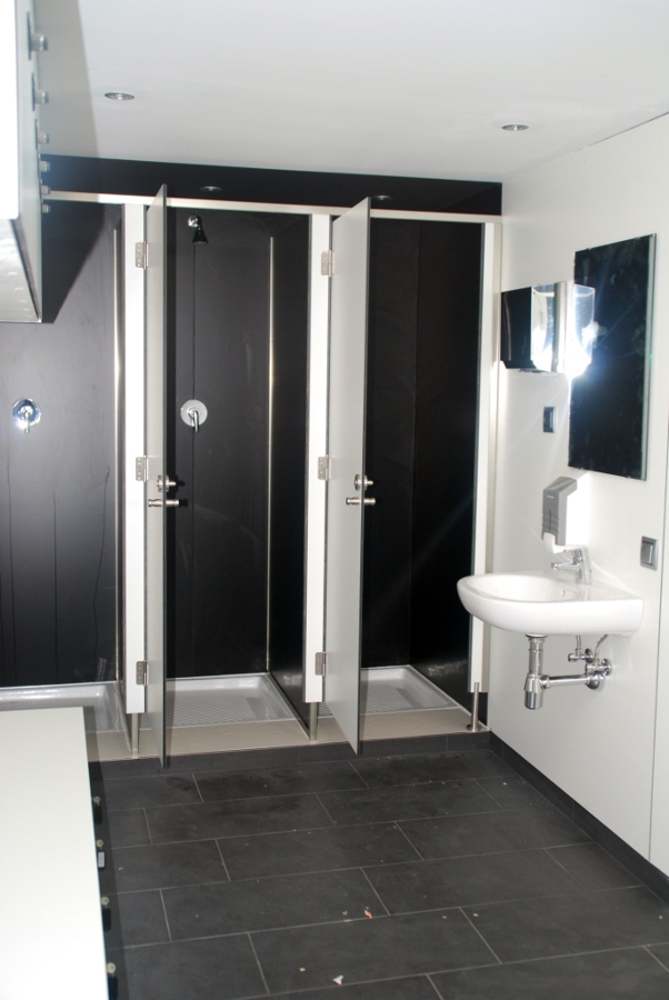 Vestuario en piscina de Club de Golf.