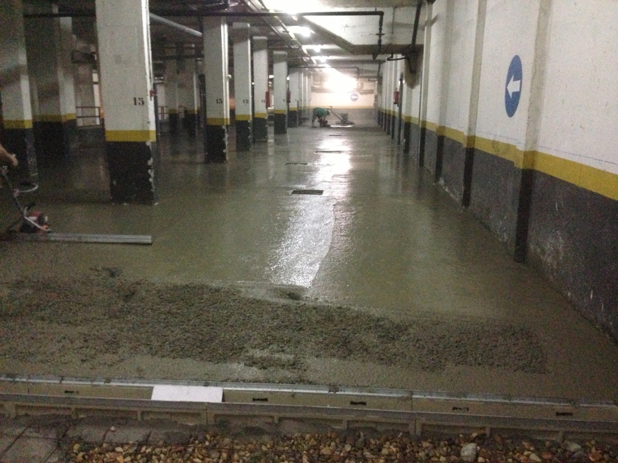 Vibrado y extensión del hormigón