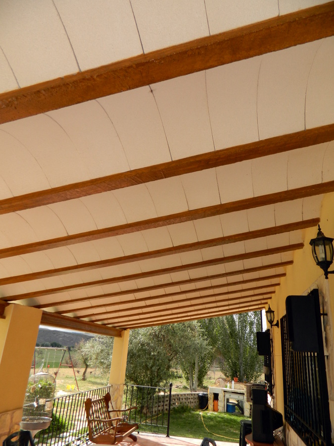 Vigas imitadas a madera