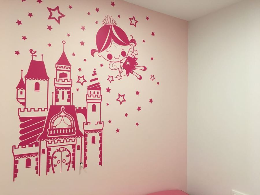 Vinilo en habitación infantl