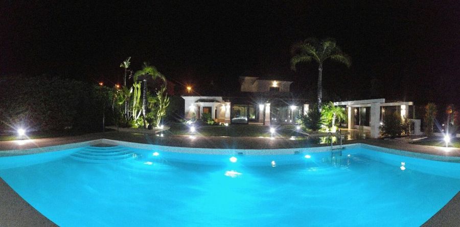 visa psicana y casa iluminacion nocturna