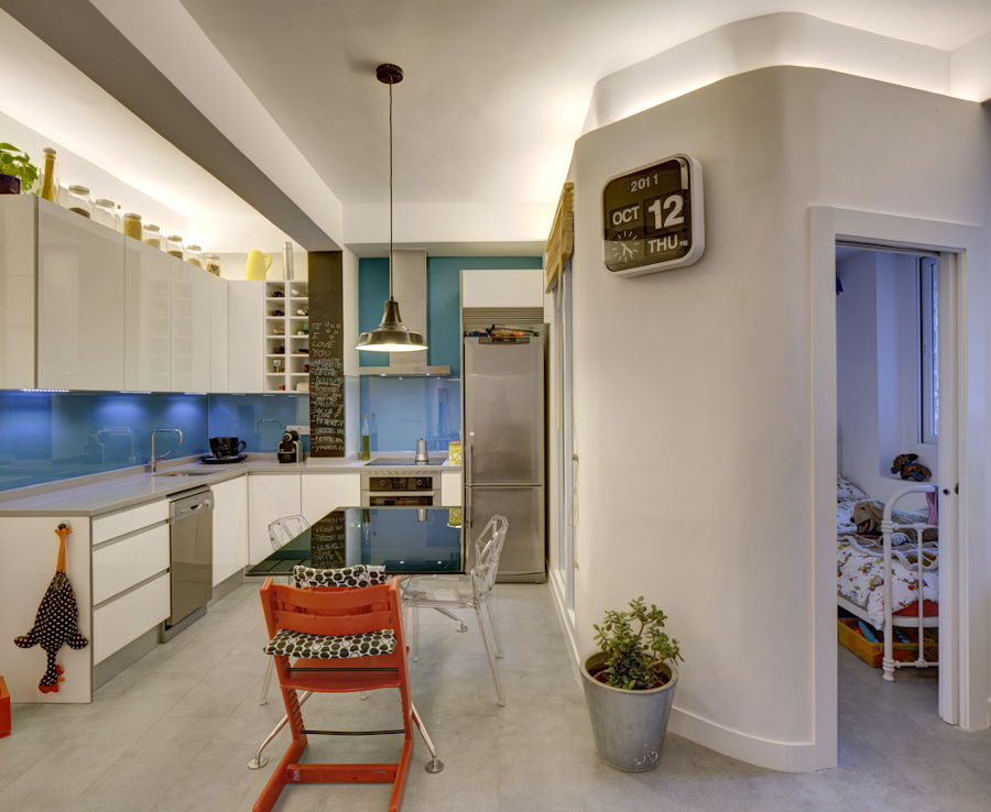 Vista 03_desde el salón hacia la cocina y la habitación 2