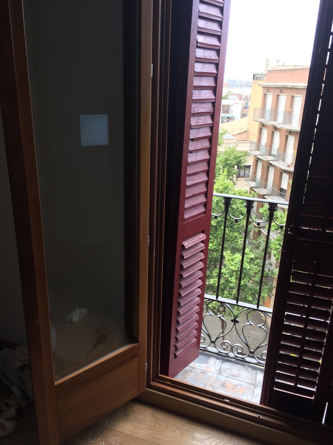 Vista calle desde el interior de la casa