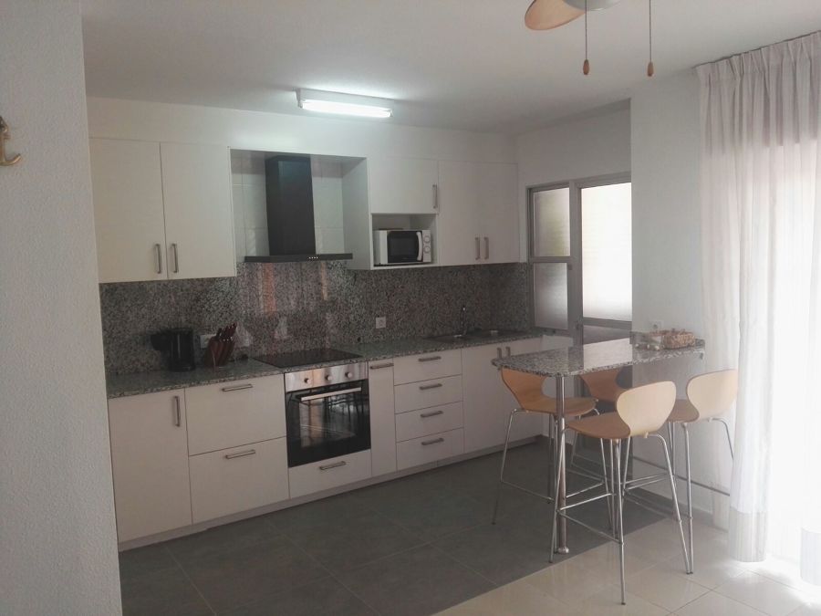 Vista de la cocina desde el salón.