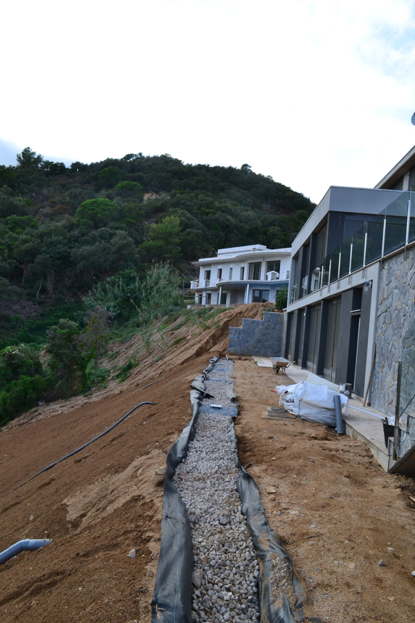 Vista del drenaje acabado