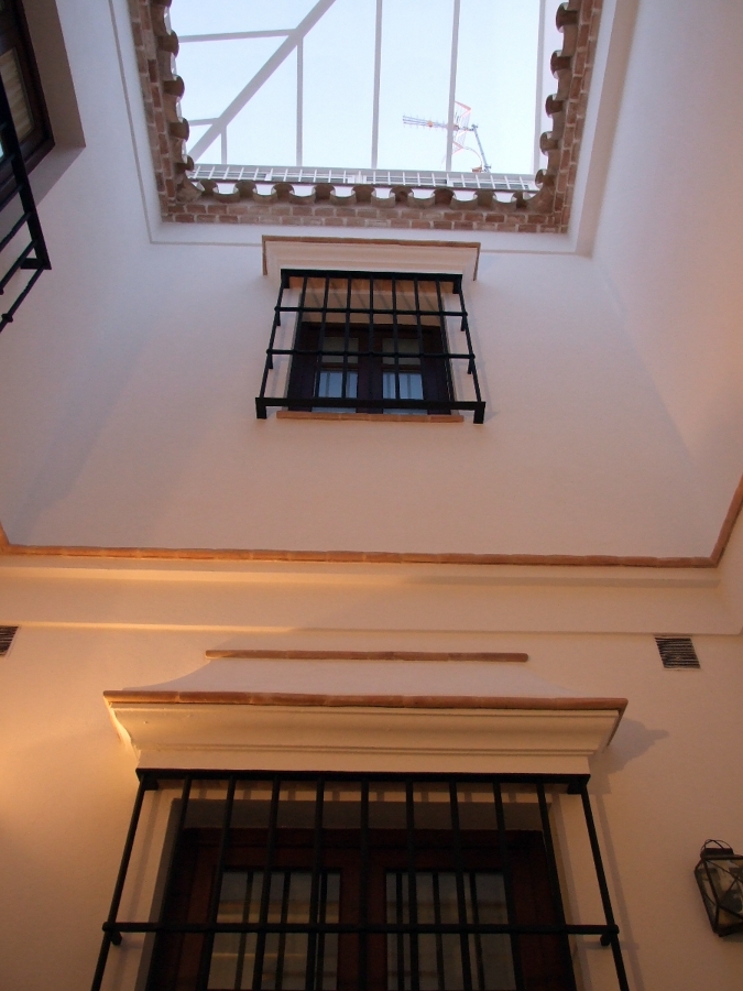 VISTA DE PATIO INTERIOR CUBIERTO