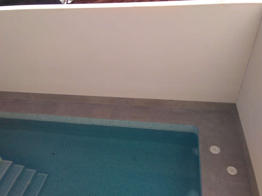 Vista de piscina desde planta alta