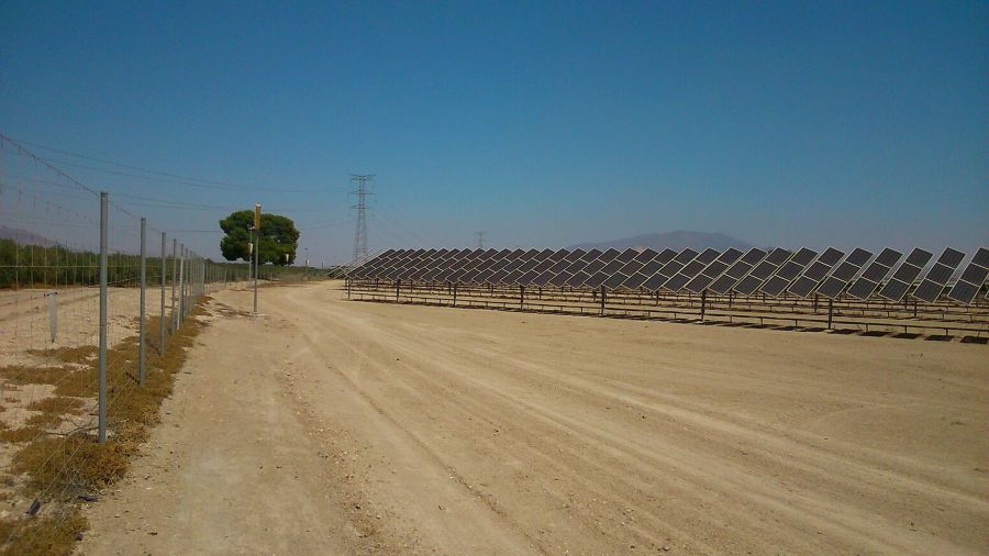 vista de valla perimetral desbrozada por su lado interior