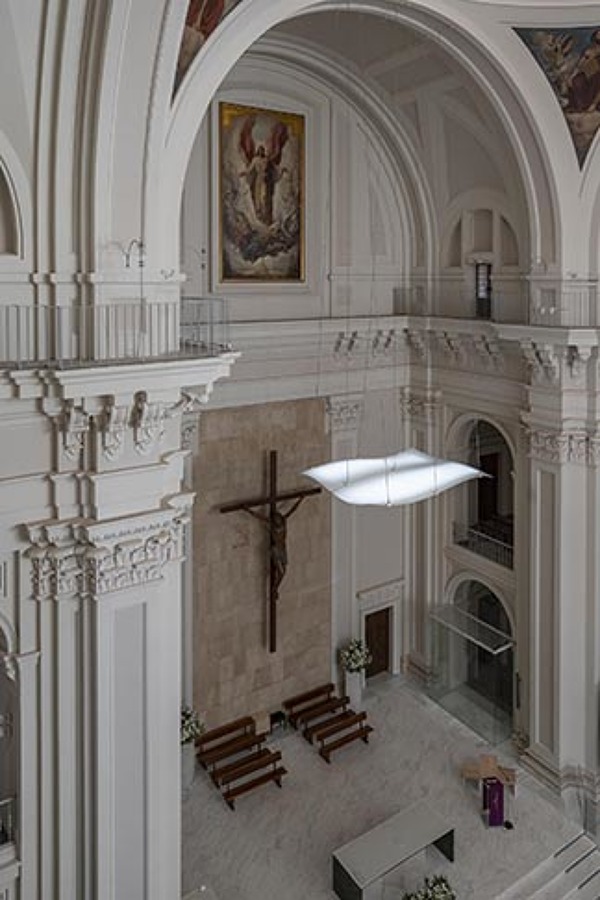 Vista del nuevo baldaquino de vidrio