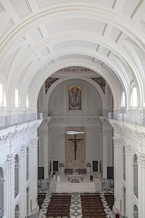 Vista del nuevo baldaquino de vidrio