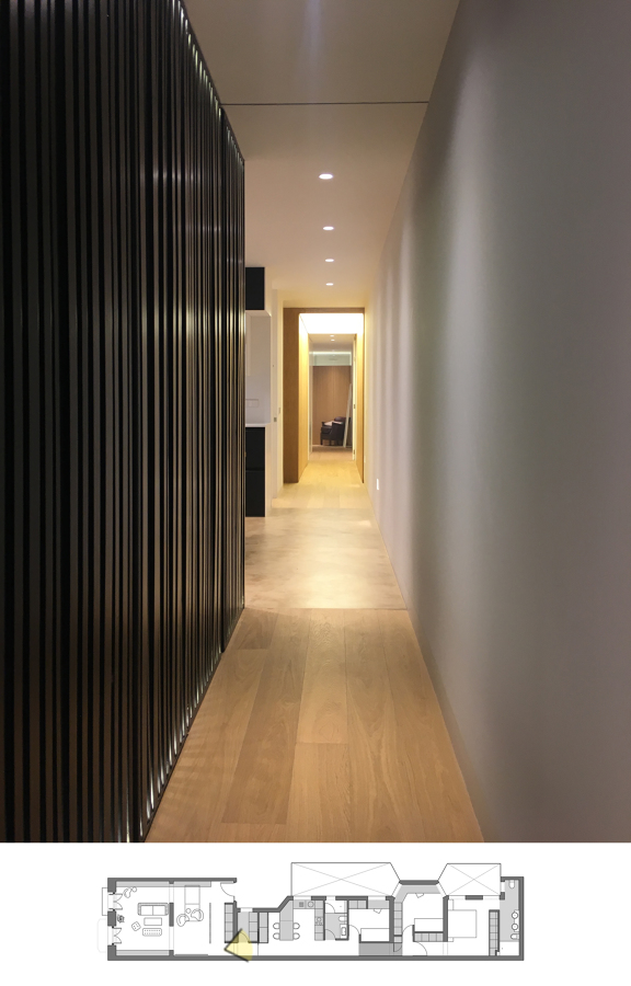 Vista del pasillo completo.