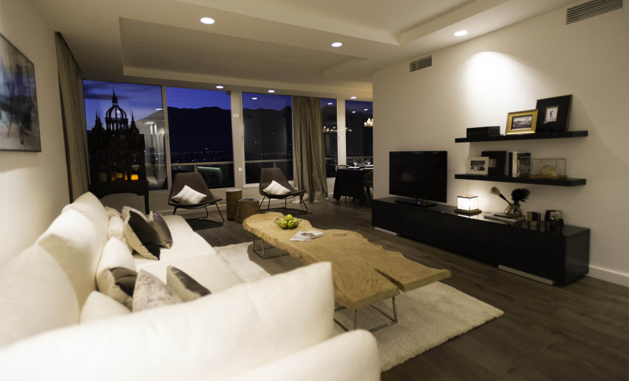 salón con muebles de diseño