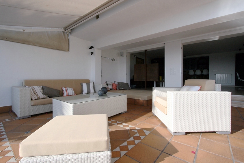 vista desde jardin con TV giratoria a Jardin