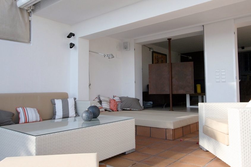 vista desde jardin secuencia TV giratoria