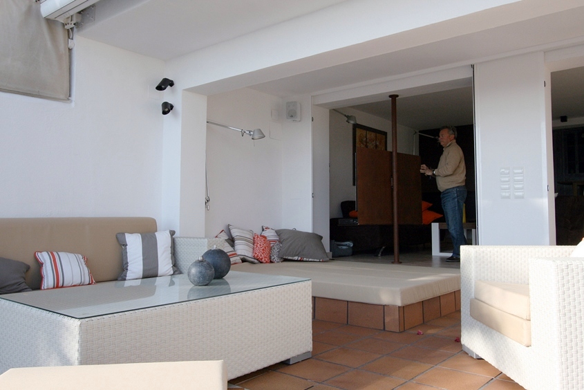 vista desde jardin secuencia TV giratoria